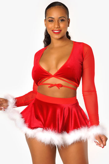 Top de terciopelo rojo con lazo y pelo